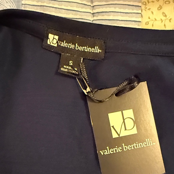 Valerie Bertinelli Navy Long Sleeve Top with Rhinestone Detailing size small - Picture 7 of 8